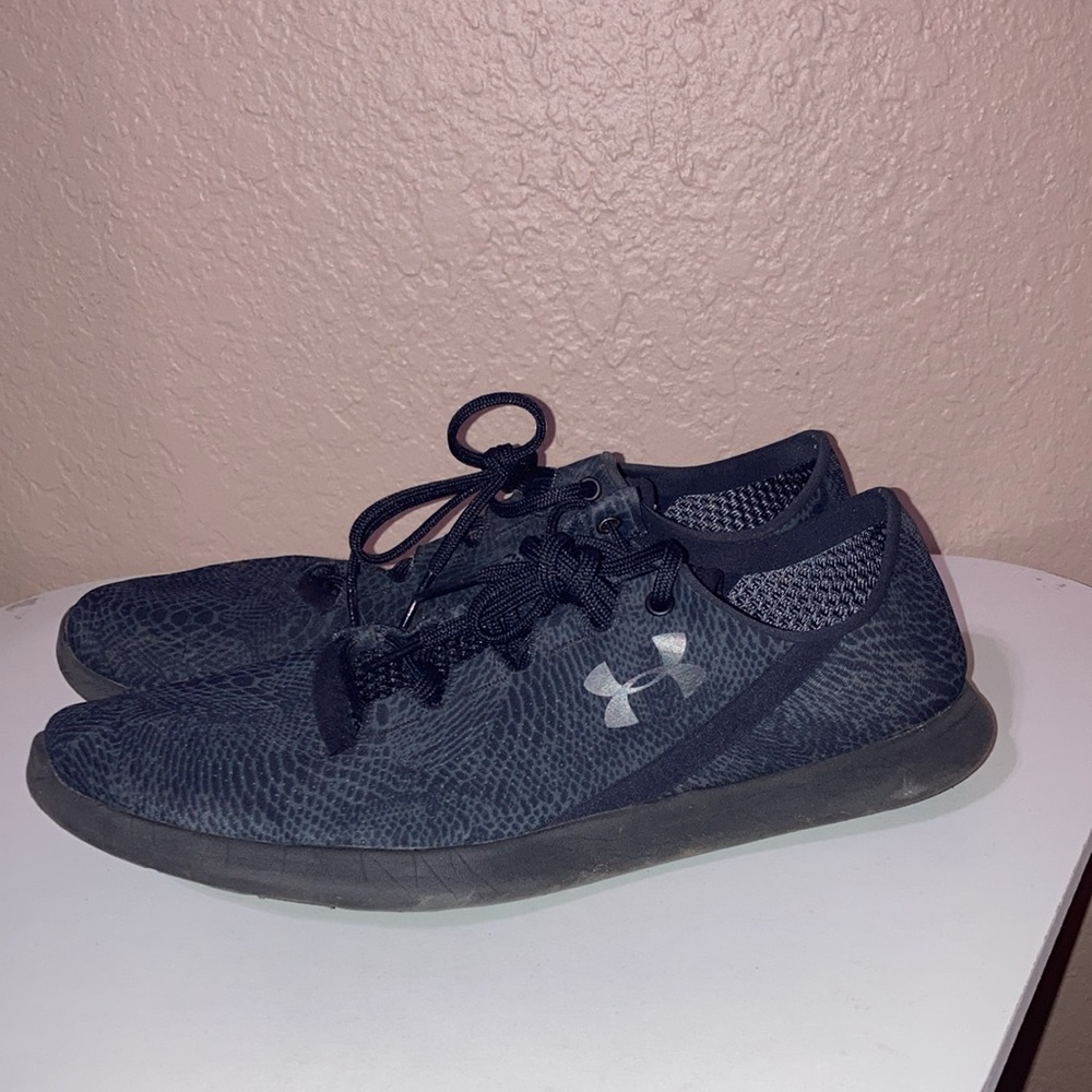 Under armor shoes size 8.5🩵👟💛